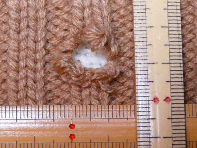 画像見積セーター虫食い穴タイプ例